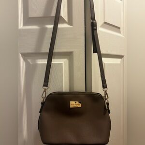 Gray Kate spade crossbody purse